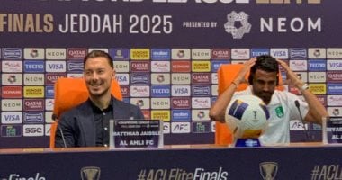 الحلم نيوز : 
                                            الأهلي ضد كاواساكي فرونتال.. يايسله يحذر لاعبيه من الاستهانة بالفريق الياباني
                                        