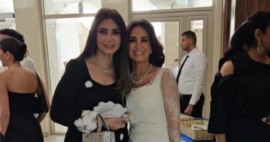 الشبكة نيوز : 
                                            مايان السيد وإيناس عز الدين وعبير منير يحضرون عقد قران هيا إسماعيل كتكت
                                        