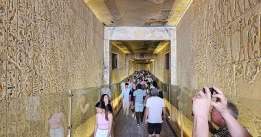 صامدة منذ آلاف السنين وتبهر سياح العالم.. رحلة وسط نقوش ورسومات بديعة للأجداد فى قلب مقابر ملوك وملكات مصر القديمة بغرب الأقصر.. خطة ترميمات واسعة وروتيشن بفتح وغلق المقابر برعاية مجلس الوزراء والأعلى للآثار