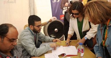 علا الشافعى تسجل فى كشوف الجمعية العمومية لنقابة الصحفيين