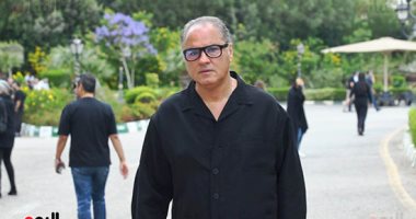 الشبكة نيوز : 
                                            محمد السعدي وأشرف زكي وإلهام شاهين ولميس الحديدي بجنازة وليد مصطفى
                                        