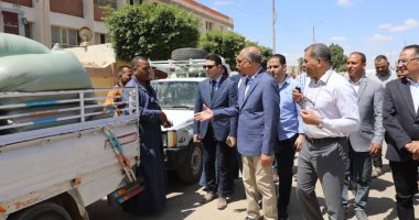 محافظ المنيا يتفقد توريد محصول القمح بمركز أبو قرقاص