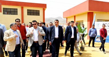 وزير الإسكان ومحافظ السويس يتفقدان مشروع رافع مياه السخنة "الندى"