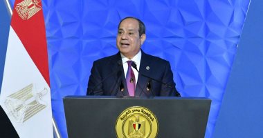 الرئيس السيسى يعلن توقيعه على إصدار "قانون العمل الجديد"