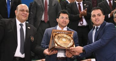 الشبكة نيوز : 
                                            وزير الرياضة ورئيس اتحاد الكونغ فو يشهدان افتتاح البطولة الأفريقية فى القاهرة
                                        