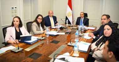 وزير الخارجية والهجرة يلتقي بقطاع الأمريكتين فى الوزارة.. صور