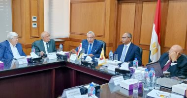 نائب وزير الإسكان يبحث مع اللجنة التنسيقية العليا تحديث أكواد مياه الشرب والصرف 