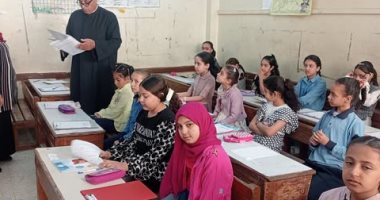 رئيس أزهرية القليوبية يتفقد امتحانات المهام الأدائية بمعهد بنها 2 الابتدائى