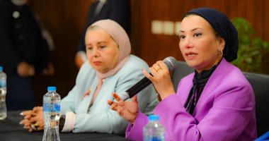 وزيرة البيئة: تشجيع الشباب على الانخراط فى العمل البيئى فرصة للاستثمار وزيرة البيئة و الدكتورة ماجى الحلوانى