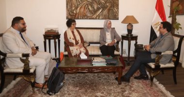 وزير الثقافة يبحث مع "جمعية المكنز الإسلامي" تعزيز التعاون في تدريب الكوادر وحفظ التراث