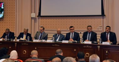 النواب والحكومة للمستأجرين: لن نُخلى أي وحدة سكنية إلا بعد توفير بديل.. مناقشات موسعة لقانون الإيجار القديم.. محمود فوزى: لن ننحاز لطرف على حساب الآخر.. الإسكان: مش هنسيب الناس فى الشارع وتحقيق التوازن ضرورة