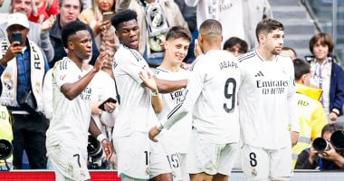 الشبكة نيوز : 
                                            ريال مدريد يواصل مطاردة برشلونة فى الدوري الإسباني بثلاثية ضد سيلتا فيجو
                                        
