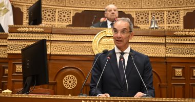 وزير الاتصالات خلال الجلسة العامة لمجلس الشيوخ: الدولة تولى اهتماما كبيرا بالأمن السيبرانى.. عمرو طلعت: تأهيل 1000 طالب جامعى سنويا بمبادرة "مهارات سيبرانية".. ويؤكد: توقيع اتفاقيات لتبادل الخبرات وبناء القدرات الدكتور عمرو طلعت وزير الاتصالات وتكنولوجيا المعلومات