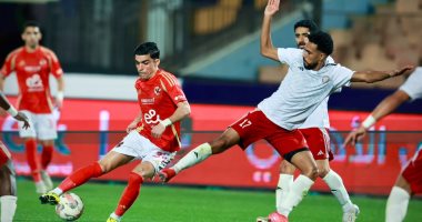 الأهلى يشعل قمة الدورى بخماسية فى حرس الحدود.. الأحمر يستغل هدية فاركو ويُقلص الفارق مع بيراميدز لنقطة وحيدة على الصدارة.. مشاركة على معلول لأول مرة مع النحاس فى الدورى.. الشحات وهانى وطاهر وكوكا يعودون للتسجيل