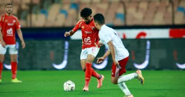 حصاد الجولة الرابعة فى المنافسة على لقب الدورى.. فاركو يسقط بيراميدز ويشعل الصراع.. الأهلى يكتسح الحرس بخماسية.. سيراميكا يكرس عقدة بتروجت.. والزمالك يواصل نزيف النقاط أمام البنك فى مباراة الأهداف القاتلة الأهلي