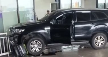 نيوز برو : 
                                            مصرع شخصين وإصابة آخرين بحادث اصطدام سيارة بمدخل مطار فى الفلبين
                                        