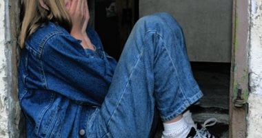 الشبكة نيوز : 
                                            كيف نحمي أطفالنا نفسيًا بعد الصدمات؟ 7 خطوات تعوضهم الأمان المفقود
                                        