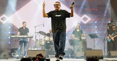 الشبكة نيوز : 
                                            عمرو دياب يُحيى حفلا ضخما فى دبى وسط الآلاف من الجمهور
                                        