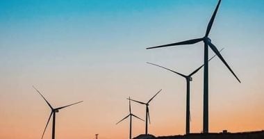 الوادى الجديد تستعد لتنفيذ أكبر محطة توليد كهرباء من الرياح والطاقة الشمسية