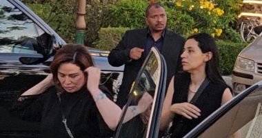 الشبكة نيوز : 
                                            إلهام شاهين ودينا فؤاد وهالة سرحان أول حضور عزاء وليد مصطفى
                                        