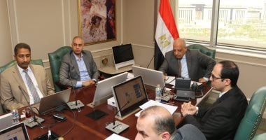نيوز برو : 
                                            وزير الكهرباء يجتمع بـ