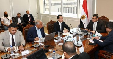 وزير الإسكان يعقد اجتماعا لمتابعة الموقف التنفيذي لـ"حدائق تلال الفسطاط"