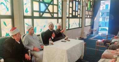 وكيل أوقاف الإسكندرية يعقد اجتماعا مع مفتشى الإدارات بالقائد إبراهيم