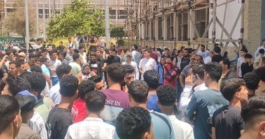 طلاب جامعة الزقازيق يطالبون بمحاسبة المسؤولين عن وفاة زميلتهم روان ناصر طلاب جامعة الزقازيق