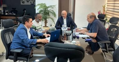 الحلم نيوز : 
                                            درويش ونبيل يجتمعان مع الكاس استعدادًا لكأس العالم
                                        