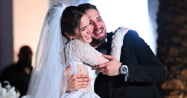 الشبكة نيوز : 
                                            45 صورة من حفل زفاف الفنانة رنا رئيس بحضور نجوم الفن
                                        