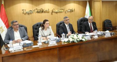 محافظ الجيزة: لا تهاون فى مخالفات البناء والتعامل الفورى مع التعديات محافظ الجيزة يترأس اجتماع المجلس التنفيذي للمحافظة