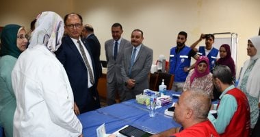 رئيس جامعة حلوان يتفقد المبادرات الطبية للكشف المبكر عن الأورام والأمراض المزمنة رئيس جامعة حلوان يتفقد المبادرات الطبية للكشف المبكر عن الأورام والأمراض المزمنة