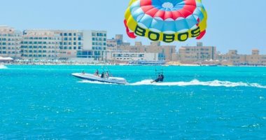 مطروح تستعد مبكرًا للصيف.. تطوير الكورنيش وإنشاء شواطئ جديدة يغير وجه المدينة.. المصيف يوفر آلاف من فرص العمل لأبناء المحافظة والمحافظات الأخرى.. وإيجار الشقق والشاليهات تناسب جميع المستويات.. صور روعة السباحة والمناظر الخلابة بشواطئ مطروح