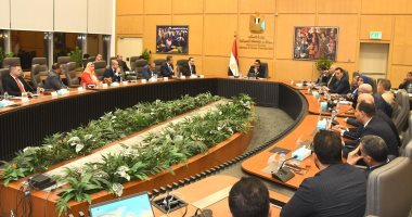 وزير الإسكان يلتقي مجلس إدارة غرفة صناعة التطوير العقارى باتحاد الصناعات المصرية
