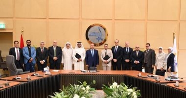 وزارة النقل تتعاقد مع شركة خاصة لتشغيل 100 سيارة كهربائية بالقاهرة والجيزة خلال التوقيع