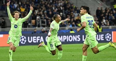 الشبكة نيوز : 
                                            الإنتر ضد برشلونة.. البارسا يتقدم 3-2 عبر رافينيا فى وقت قاتل 