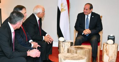 الرئيس السيسى يؤكد أهمية مشروع الربط الكهربائي مع اليونان تمهيدًا لنقله إلى أوروبا الرئيس عبد الفتاح السيسي