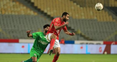 الأهلى يتصدر الدورى "مؤقتا" بعد رباعية فى المصرى.. فيديو
