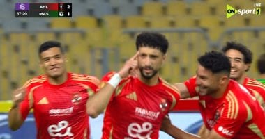 الشبكة نيوز : 
                                            وسام أبو على يسجل الهدف الثالث للأهلى فى شباك المصرى
                                        