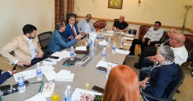 أمانة المشروعات الصغيرة بـ”الجبهة الوطنية” تناقش خطتها لتحويل القرى إلى مجتمعات منتجة