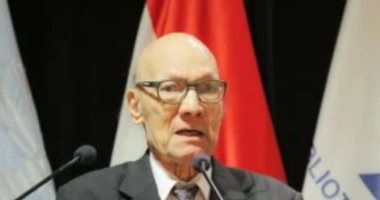 القناة الوثائقية تقدم الليلة سيرة شاعر التجديد أحمد عبد المعطي حجازي