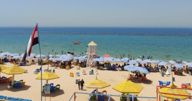 توافد ملحوظ على شواطئ الإسكندرية تزامنا مع الموجه الحارة.. الشواطئ ترفع الراية الخضراء وانتعاش حركة الألعاب المائية.. و"السياحة والمصايف": رفع كفاءة منظومة الإنقاذ وألوان موحدة للشماسى على كل شاطئ.. .فيديو وصور