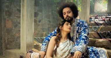الشبكة نيوز : 
                                            عبد الفتاح الجرينى يثير حيرة جمهوره بصورة مع الأمريكية Nargis Fakhri
                                        