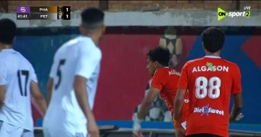 العالمي : 
                                            فاركو يتعادل مع بتروجت 1-1 فى الشوط الأول
                                        