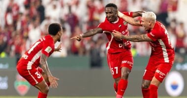 العالمي : 
                                            شباب الأهلي يهزم الشارقة ويتوّج بكأس رئيس الدولة للمرة 11
                                        