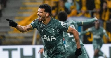 العالمي : 
                                            توتنهام يحسم التأهل إلى نهائى الدورى الأوروبى بثنائية فى شباك بودو جليمت
                                        