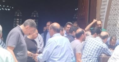 الشبكة نيوز : 
                                            عمرو الفقى ومحمد حبيب بجنازة زوجة الإعلامى محمد مصطفى شردى
                                        