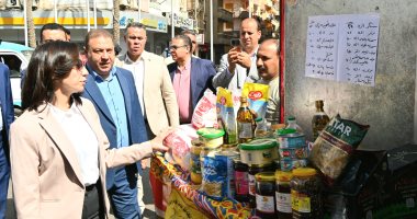 محافظ البحيرة تتفقد قوافل المواد الغذائية التابعة لهيئة الإصلاح الزراعى محافظ البحيرة