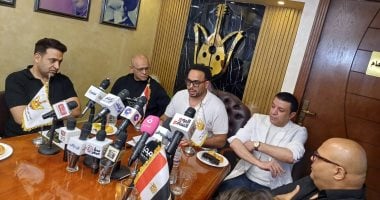 الشبكة نيوز : 
                                            مصطفى كامل يعلن فتح شعبة للشعراء فى نقابة المهن الموسيقية
                                        