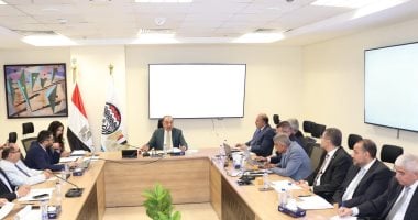 وزير قطاع الأعمال: صناعة الدواء من القطاعات ذات الأولوية ونحرص على تنميتها جانب من الاجتماع